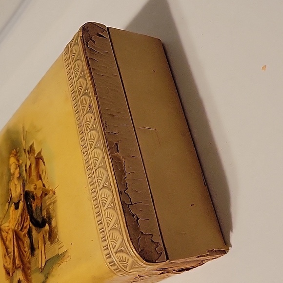 Vintage Celluloid? Jewelry or Hankerchief Box w Courting Couple Victorian - Picture 5 of 12